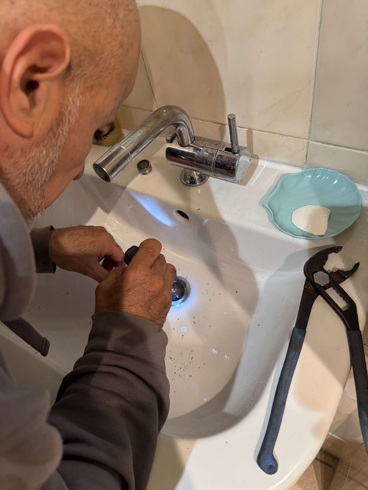 Why Choose Alanco as Your Plumber Near Me in London?
